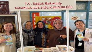 Akçakoca'da sağlıklı beslenme için farkındalık standı kuruldu