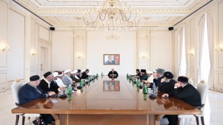 Aliyev: İslam dünyasına karşı ilan edilmemiş bir savaş var ve İslamofobi bunun küçük bir parçası