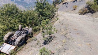Amasyada traktör şarampole yuvarlandı: 1 ölü, 3 yaralı