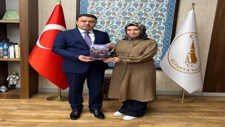 "Anadolu Beylerbeyliği" kitabı Vali Musa Işın'a takdim edildi