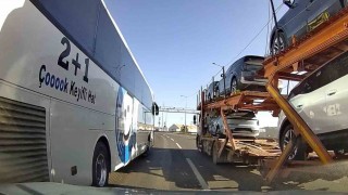 Ani şerit değişikliği faciaya davetiye çıkardı: Kazaya ramak kala