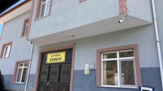 Ankara'da bir araçta ölü bulunan şahıslar toprağa verildi