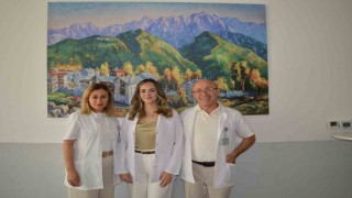 Anne ve babasının görev yaptığı hastanede doktor oldu