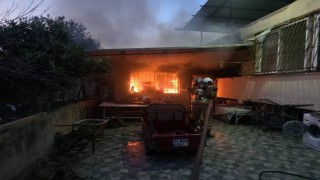 Antakya'da evden alevler yükseldi