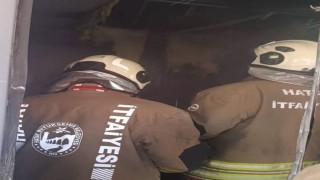 Antakya'da konteyner yangını kısa sürede söndürüldü