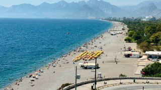 Antalya sahillerinde okul öncesi yoğunluğu