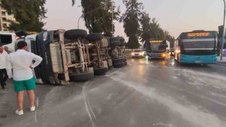 Antalyada beton mikseri devrildi: 1 yaralı