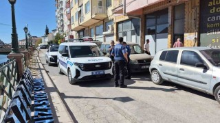 Aracını çekmek için gelmişti, direksiyon başında hayatını kaybetti