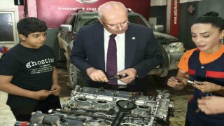 ATO Başkanı Baran, Şaşmazda kadın motor ustası Kuşçuyu ziyaret etti