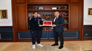 Avrupa Şampiyonu bayan millî boksörleri kabul etti