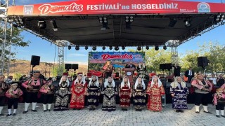 Ayaş Domates Festivali, renkli görüntülerle başladı