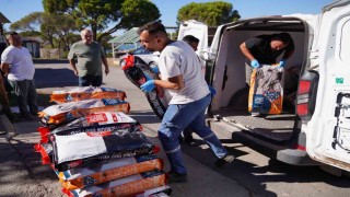 Ayvalık'ta can dostlar için yaklaşık 1 ton mama toplandı