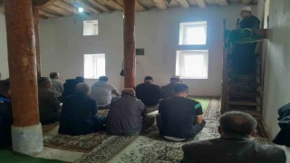 Babullu Köyü Gazi Camii'nde 50 yılın ardından Cuma namazı kılındı