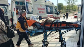 Bafrada traktörün römorku devrildi: 6 yaralı