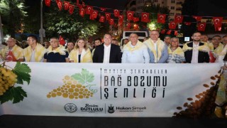 Bağ Bozumu coşkusu kortejle taçlandı