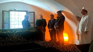Bakan Çiftçi, Şeyh Edebali Türbesini ziyaret etti