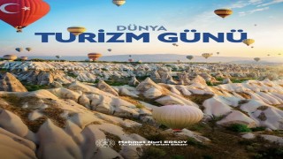 Bakan Ersoy Dünya Turizm Günü'nü Kapadokya görseliyle kutladı