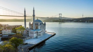 Bakan Ersoy: "Erişilebilir halk plajlarımızla herkesin denizden ve tatilden yararlanabilmesi için imkanlarımızı artırıyoruz"