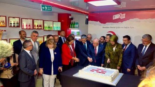 Bakan Güler Kızılay Maden Suyunun 100. yıl pastasını kesti