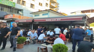 Bakan Tekin, Batmanda çayevinde vatandaşlarla bir araya geldi