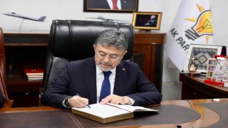 Bakan Yumaklı, AK Parti Erzincan İl Başkanlığında teşkilatla buluştu