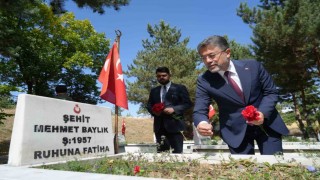 Bakan Yumaklı, Erzurum'da Gaziler Günü programına katıldı