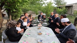 Bakan Yumaklı, şehit Jandarma Er Yakup Koç'un ailesini ziyaret etti