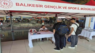 Balıkesirde üniversite öğrencileri terminalde karşılandı