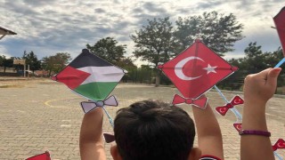 Balıkesir'in 20 ilçesinden gökyüzüne barış ve umut mesajı