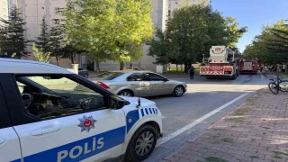 Balkonda çıkan yangın eve sıçramadan söndürüldü