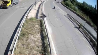 Bariyerlere çarpan motosiklet sürücüsü hayatını kaybetti