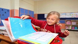 Başiskelede miniklere kırtasiye hediyesi