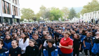 Başkan Aydın öğrencilerin ilk gün heyecanını paylaştı