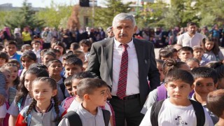Başkan Hallaç: Eğitime desteğimizi sürdüreceğiz