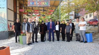 Başkan Kahveci, Sanat Sokağı'nda incelemelerde bulundu
