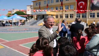 Başkan Özdoğan, öğrencilerin yeni dönem heyecanına ortak oldu