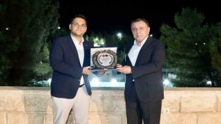 Başkan Şahin, Midyat Devlet Hastanesi yönetimi ve hekimlerle bir araya geldi