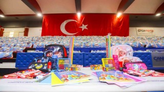 Başkan Sandıkçı: Birinci sınıfa başlayan tüm öğrencilere çanta ve kırtasiye seti belediyemizden hediye