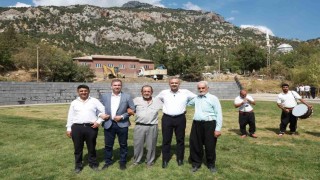 Başkan Toptaş, Kertmen'de güreş sahasını inceledi