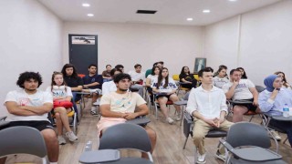 Başkan Yetişkin'den gençlere rehberlik desteği