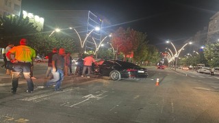 Batman'da iki otomobil çarpıştı: 2 yaralı