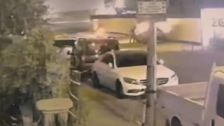 Batman'da park halindeki otomobilin kundaklanma anı kamerada