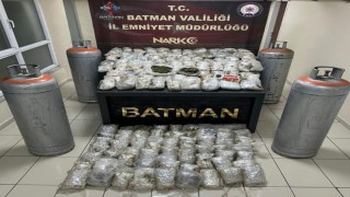 Batmanda sanayi tüplerine zulalanmış 87,5 kilo skunk ele geçirildi