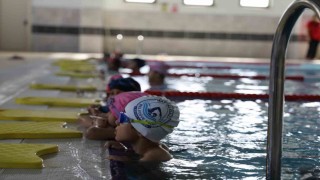 Battalgazi'de 3 ayda yaklaşık 5 bin kişiye yüzme eğitimi