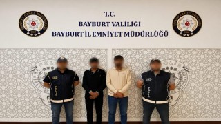 Bayburtta 2 düzensiz göçmen sahte yol izin belgesiyle yakalandı