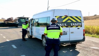 Bayburtta okul çevreleri ve servis araçları denetlendi