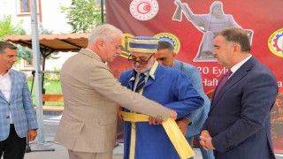 Bayburt'ta yılın Ahisi Metin Özyurt seçildi
