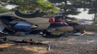 Bayındırda otomobil seraya devrildi: 3 yaralı