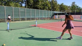 Beach Parkta tenis keyfi