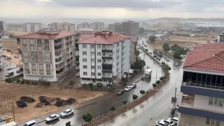 Besni'de sağanak yağış etkili oldu